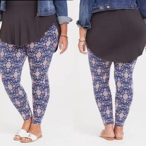 NWT Torrid multi medallion leggings